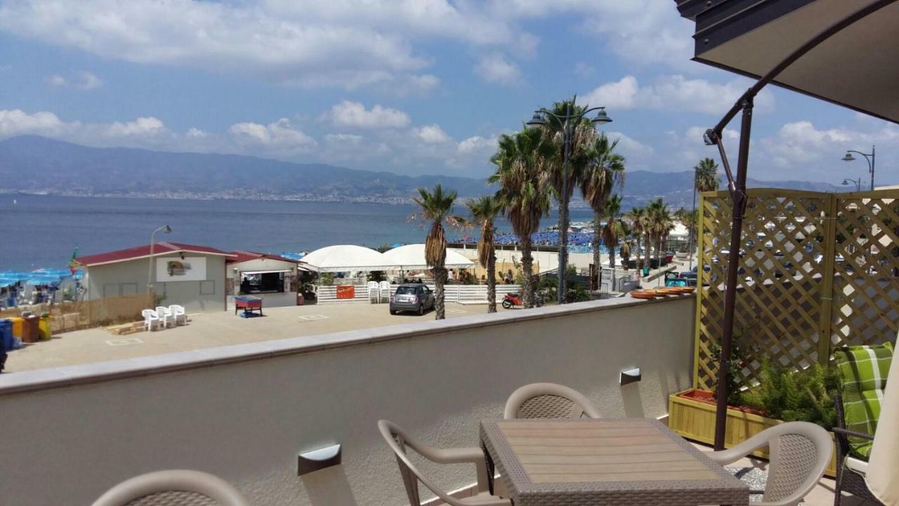 B&B A Due Passi Dal Mare Catona Di Reggio Calabria Exteriör bild