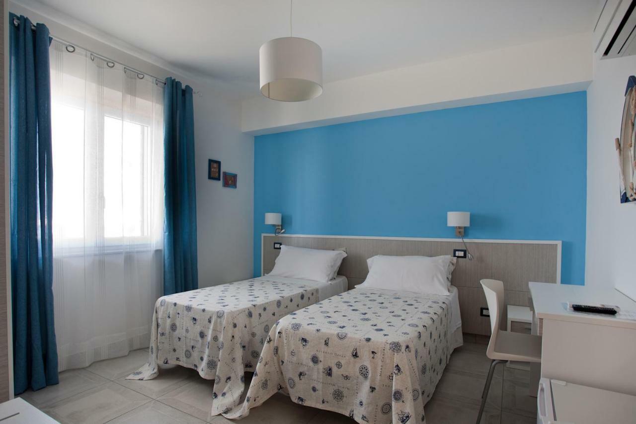 B&B A Due Passi Dal Mare Catona Di Reggio Calabria Exteriör bild