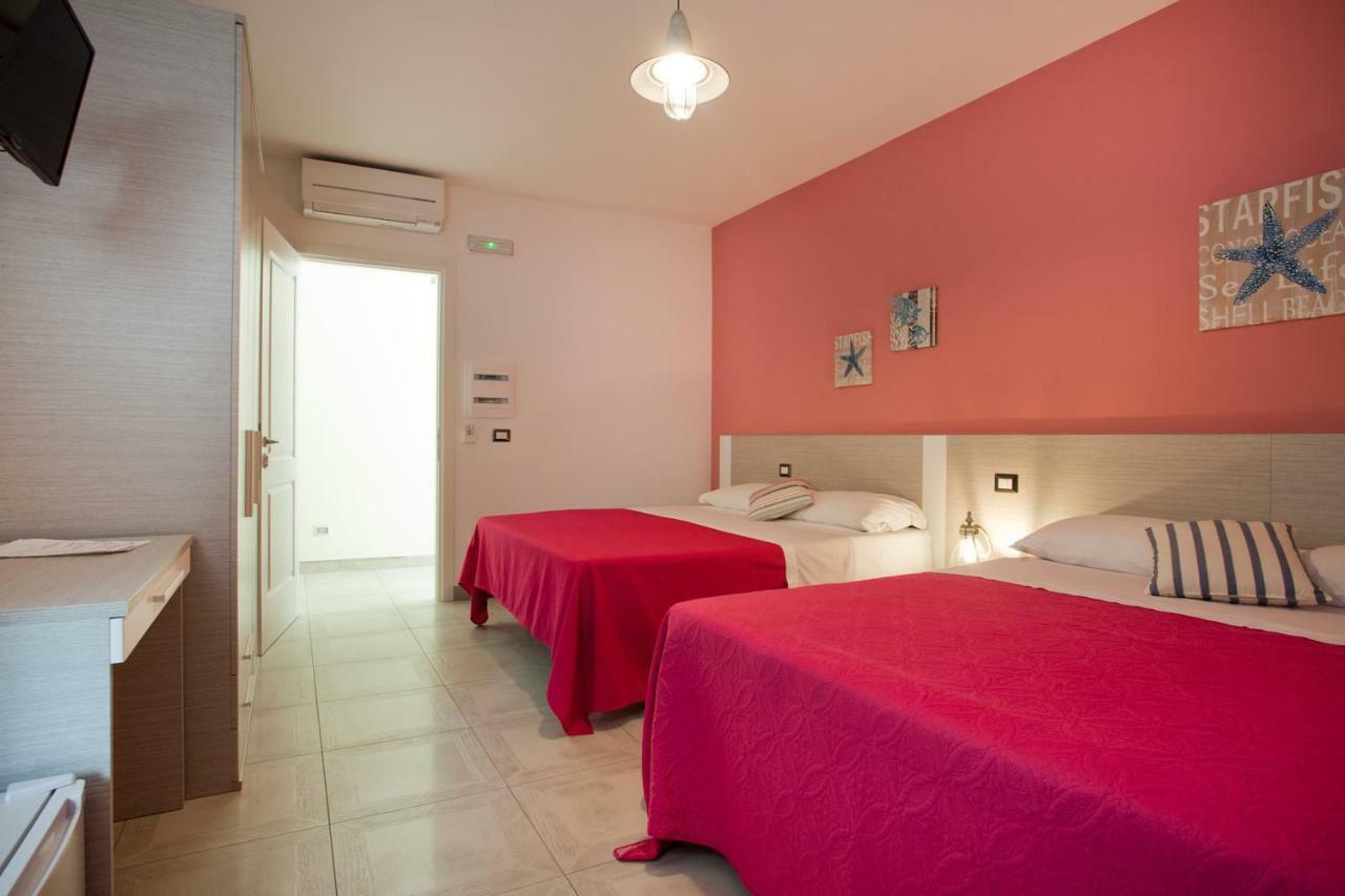 B&B A Due Passi Dal Mare Catona Di Reggio Calabria Exteriör bild